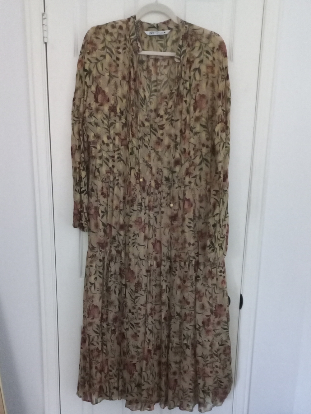 Zara Floral Tiered V-Neck Long Sleeve Dress - Beige Floral